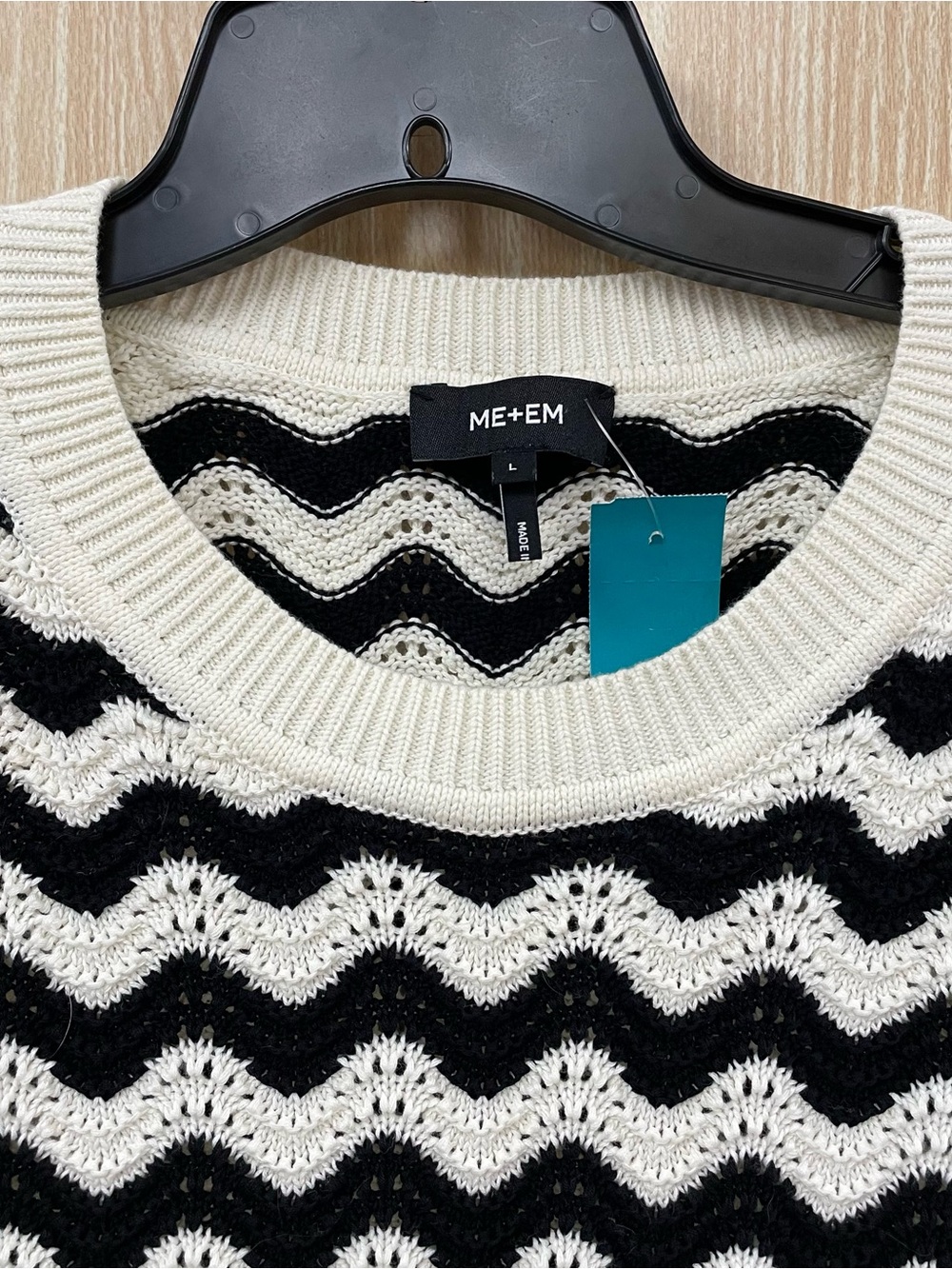Me + Em Cream Striped Sweater Vest Size Large - Picture 2 of 7